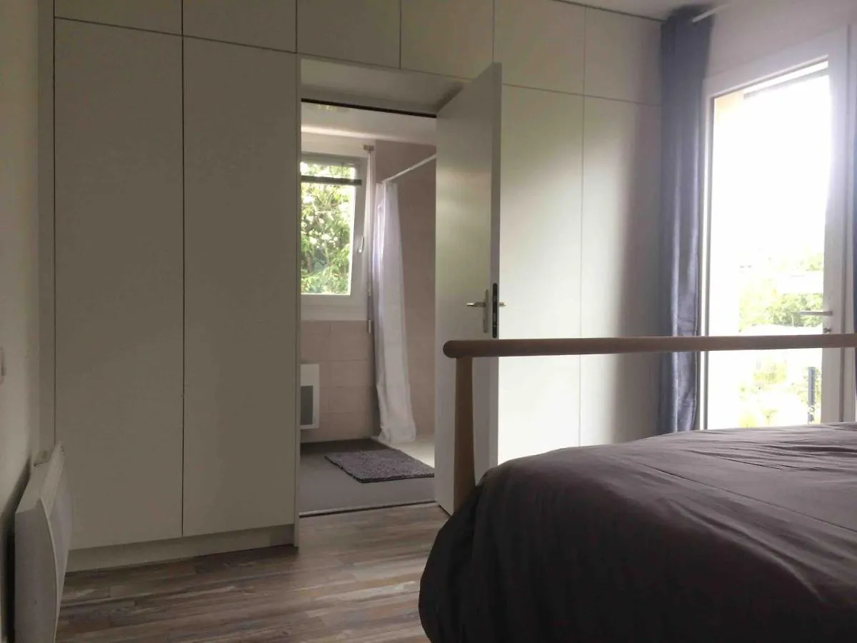 Residence Des 3 Iles, En Plein Centre-Ville, A 5 Min Des Plages, 3 Appartements Neufs Étables 0*,  Francja