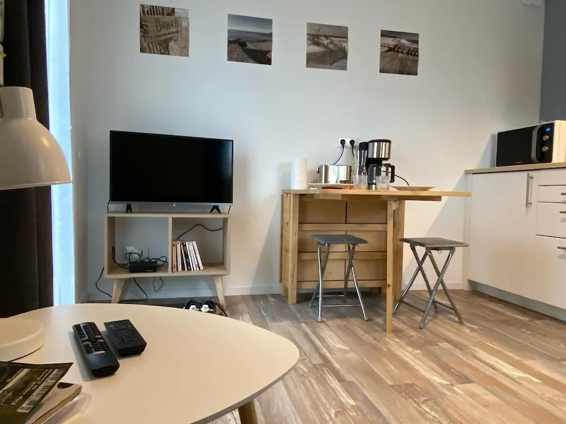 Residence Des 3 Iles, En Plein Centre-Ville, A 5 Min Des Plages, 3 Appartements Neufs Étables Apartment