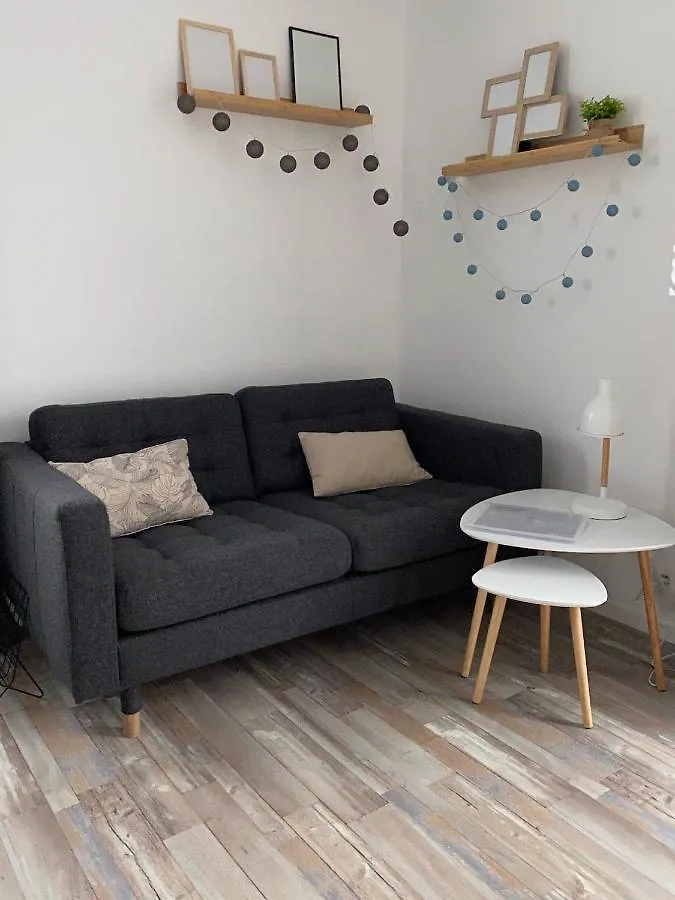Residence Des 3 Iles, En Plein Centre-Ville, A 5 Min Des Plages, 3 Appartements Neufs Étables
