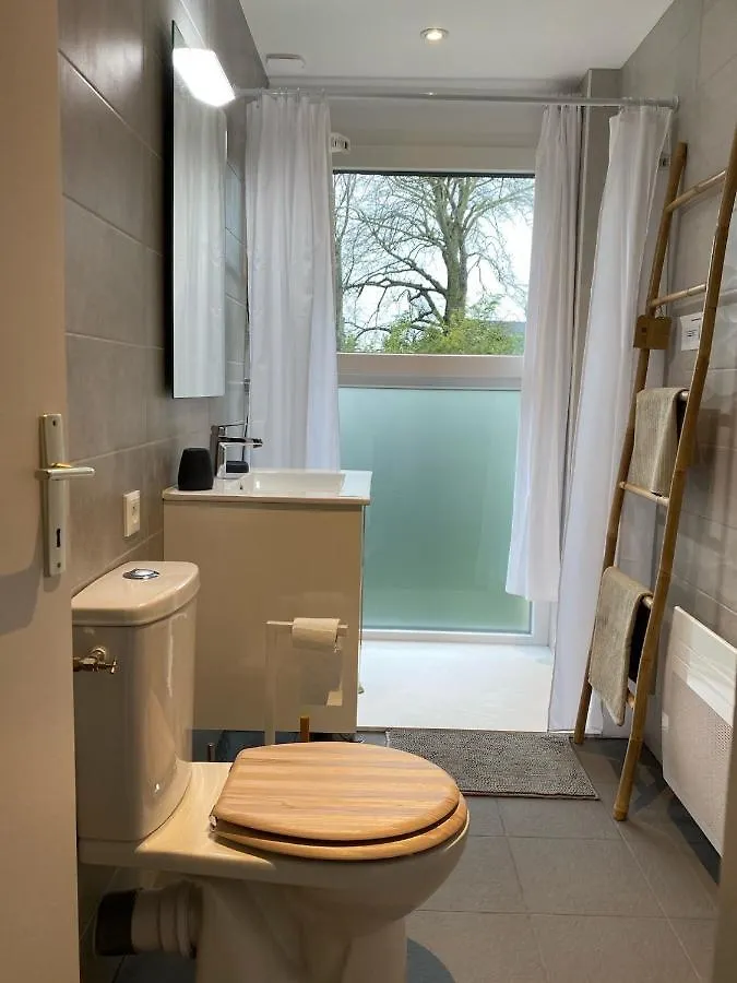 Residence Des 3 Iles, En Plein Centre-Ville, A 5 Min Des Plages, 3 Appartements Neufs Étables